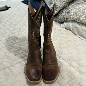 Justin women’s cowboy boots, Size 9B